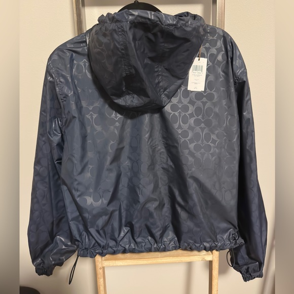 Coach - Picture 11 of 12